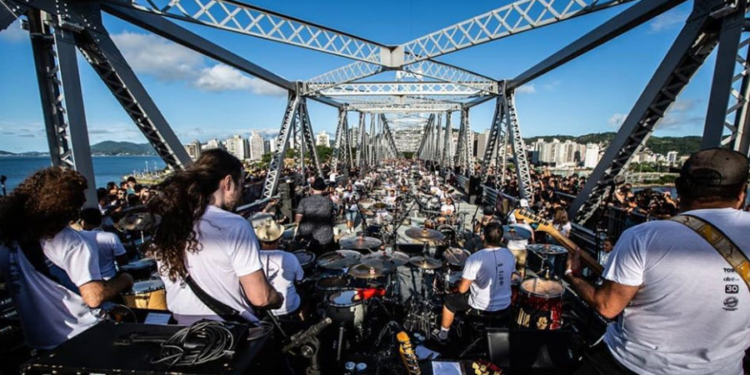 A 8ª Orquestra de Baterias confirmou apresentação em Florianópolis