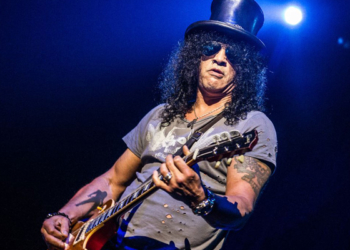 Slash usa o TikTok para postar trecho de nova música do Guns N’ Roses