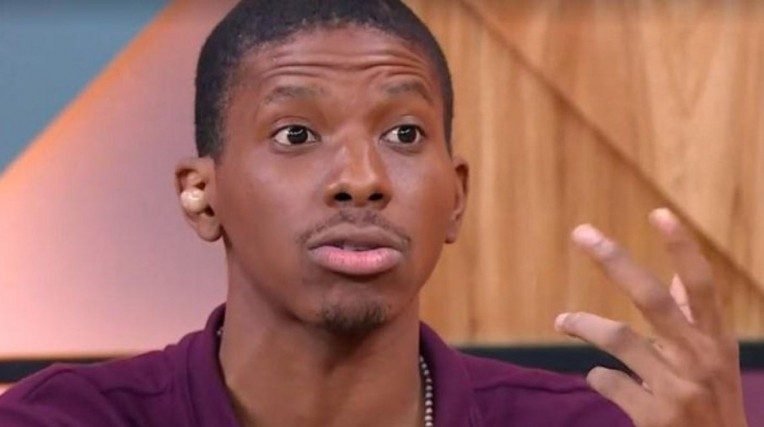 Lucas Penteado expõe noiva com suposto amante e faz transmissão ao vivo em que diz estar sendo traído