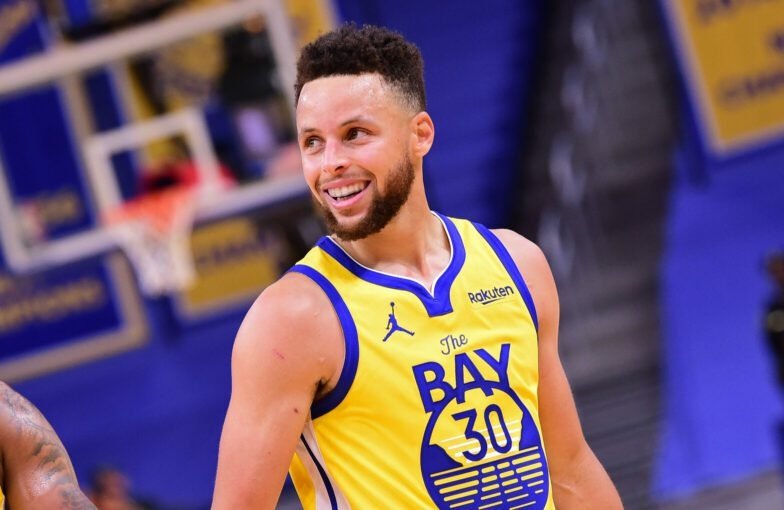 Stephen Curry vem se destacando cada vez mais