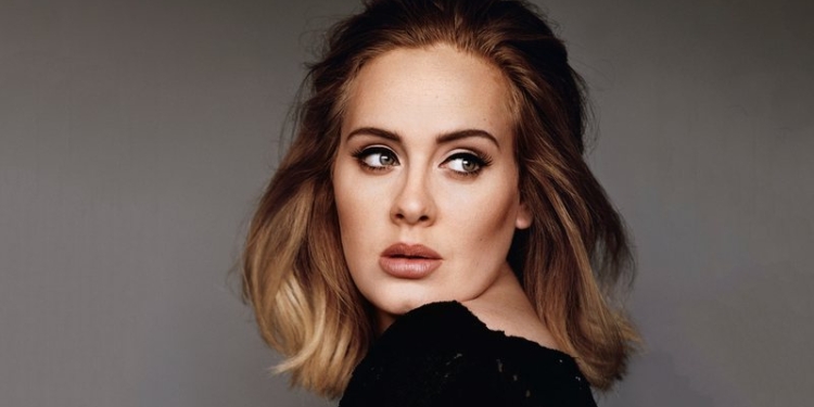 Adele fala sobre separação, novo amor e mudança no estilo de vida