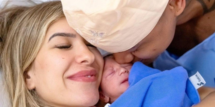 Lorena Improta chora em live e afirma: É uma angústia que vem