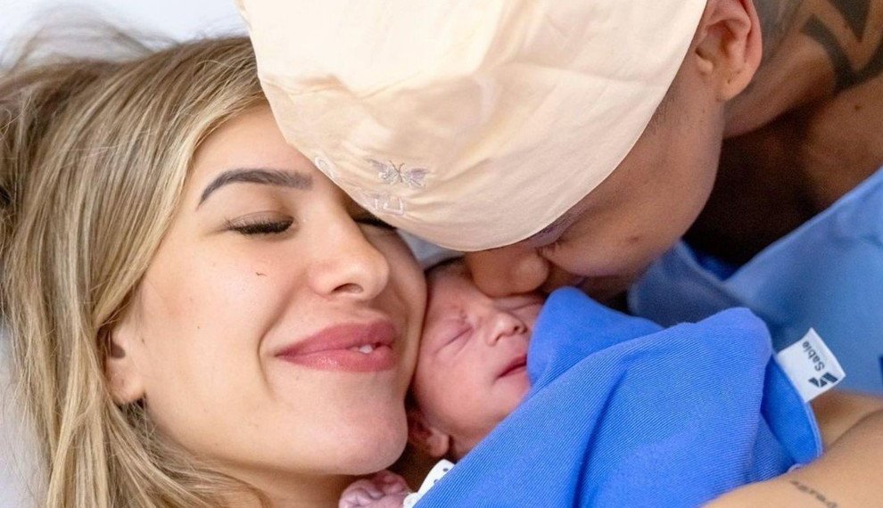 Lorena Improta chora em live e afirma: É uma angústia que vem