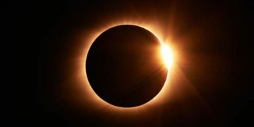 Maior eclipse lunar dos últimos 580 anos acontece hoje