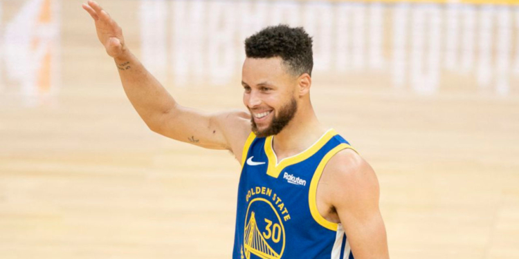Curry conquista marca inédita de 3 mil cestas de três pontos na NBA