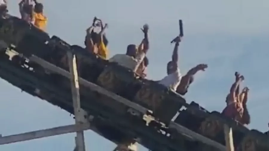 Trava de montanha-russa se solta no Hopi Hari