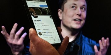 Elon Musk compra Twitter por US$ 44 bilhões