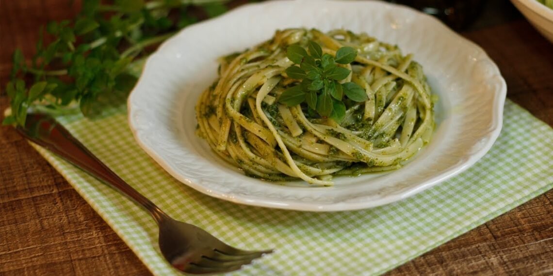 Macarronada ao molho Pesto