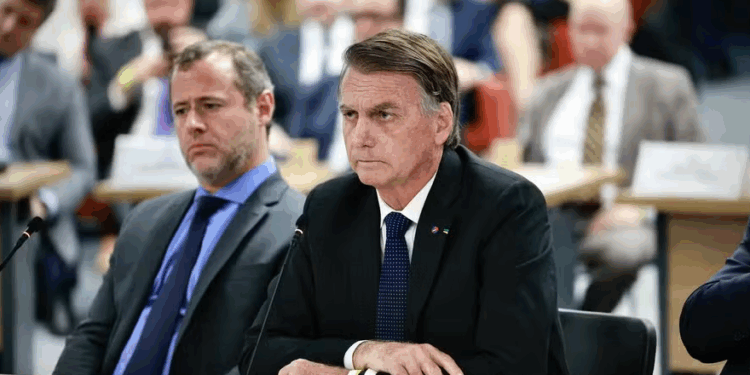 Processos contra Jair Bolsonaro: entenda as acusações no Brasil e nos EUA