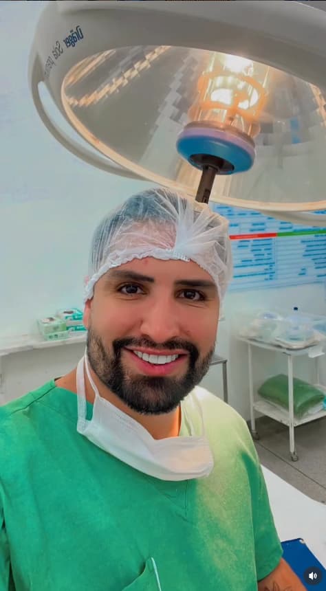 Foto do Dr. Rodrigo Bra em atendimento postada recentemente