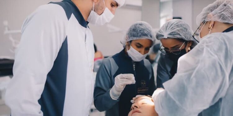 Descubra Como o Dr. Rodrigo Bra Pode Transformar Seu Sorriso e Sua Autoestima