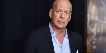 Emma Heming Willis Revela Como a Doença de Bruce Willis Transforma o Natal da Família e Ensina a Encontrar Alegria em Meio ao Luto