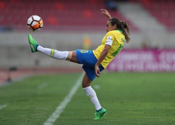 Futebol Feminino Brasil: A Saga de Superação, Conquistas Históricas e o Caminho para o Reconhecimento Pleno