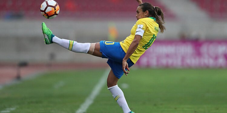 Futebol Feminino Brasil: A Saga de Superação, Conquistas Históricas e o Caminho para o Reconhecimento Pleno