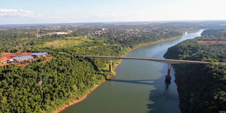 Brasileiro foragido da Justiça paraguaia por fraudes milionárias é preso na fronteira Argentina-Brasil pela Interpol