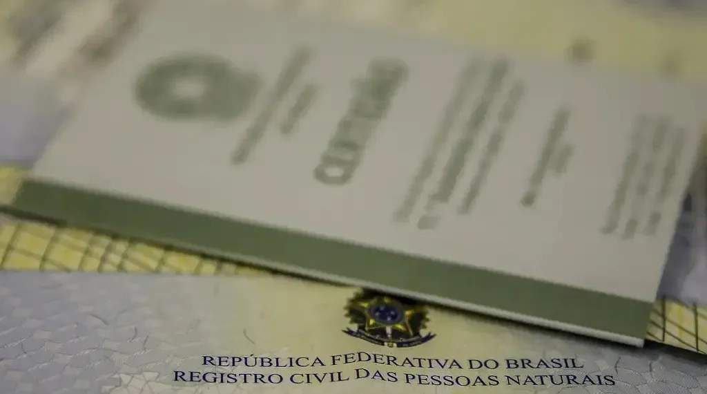 Helena Lidera o Ranking de Nomes Mais Registrados no Paraná em 2025, Revelando Tradição e Novas Tendências Familiares