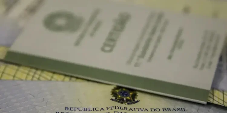 Helena Lidera o Ranking de Nomes Mais Registrados no Paraná em 2025, Revelando Tradição e Novas Tendências Familiares