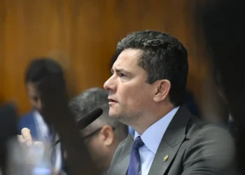 Sergio Moro no Paraná: União Brasil e PP em Racha e Futuro Incerto para Governo em 2026