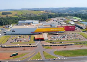 Padre Funda Cooperativa no Paraná Que Hoje Fatura R$ 20 Bilhões Anuais com Agroindústria e Exportações Globais