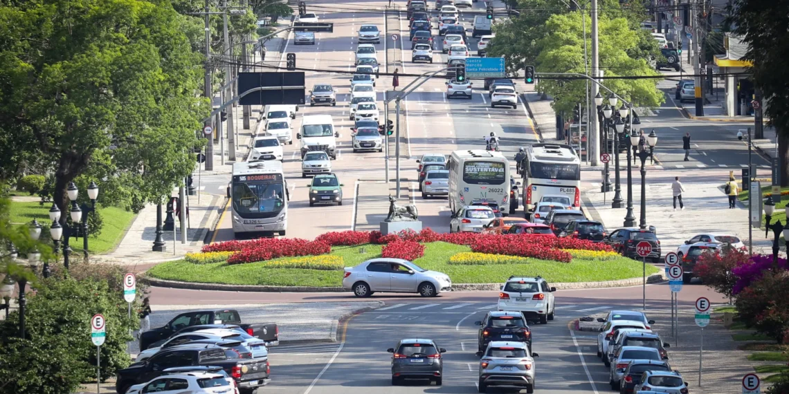 Paraná em Alta: Redução do IPVA Impulsiona Emplacamentos em 42% e Reposiciona Estado no Mercado Automotivo Nacional
