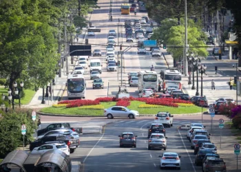 Paraná em Alta: Redução do IPVA Impulsiona Emplacamentos em 42% e Reposiciona Estado no Mercado Automotivo Nacional