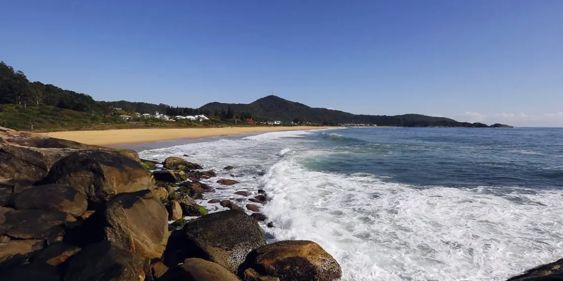 Ranking Científico Revela as 5 Melhores Praias do Brasil em 2025: Conheça os Paraísos Escondidos e Famosos