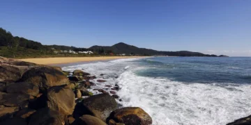 Ranking Científico Revela as 5 Melhores Praias do Brasil em 2025: Conheça os Paraísos Escondidos e Famosos