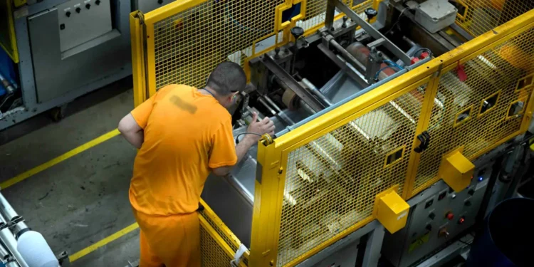 Presídios de SC: Linha de Produção Inovadora Gera R$ 32 Milhões com Trabalho de Detentos e Reduz Custos Estaduais