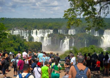 Cataratas do Iguaçu em 2025: Recorde Histórico de 3,5 Milhões de Visitantes Consolida Destino Global e Revela Projetos Futuros