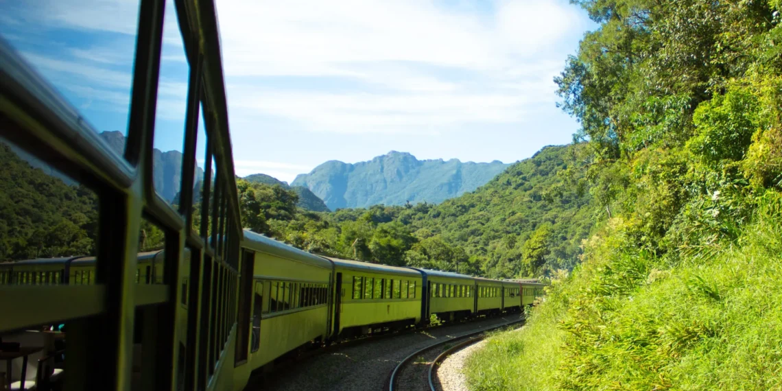 Litoral do Paraná: De Refúgio de Verão a Destino Premium Reconhecido Mundialmente