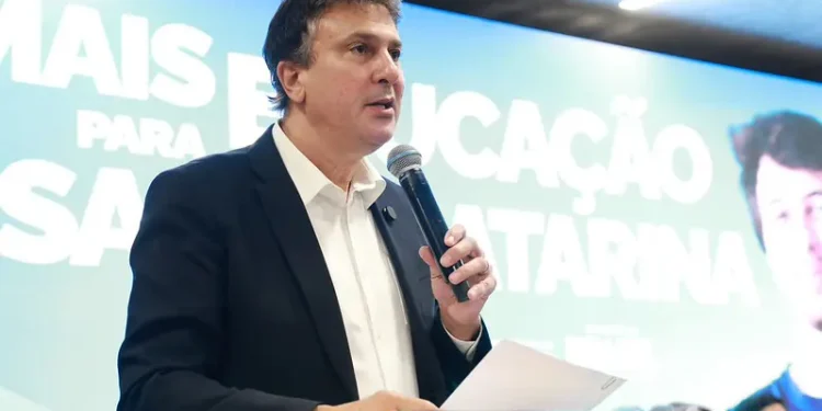 Camilo Santana Cogita Deixar o MEC para Impulsionar Elmano de Freitas no Ceará em 2026