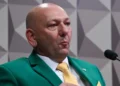 Luciano Hang processa Tuca Andrada por R$ 50 mil após suposto incentivo a vandalismo na Havan