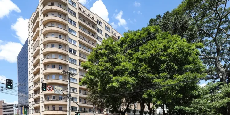 O Arranha-céu de Curitiba com Bunker Secreto da Segunda Guerra: Conheça o Edifício Marumby e Sua História Fascinante