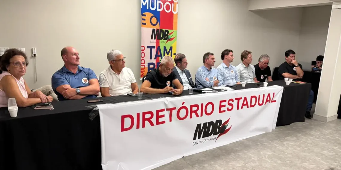 Rompimento no MDB-SC: Partido articula candidatura própria ao governo e rompe com Jorginho Mello, buscando novo rumo em 2026