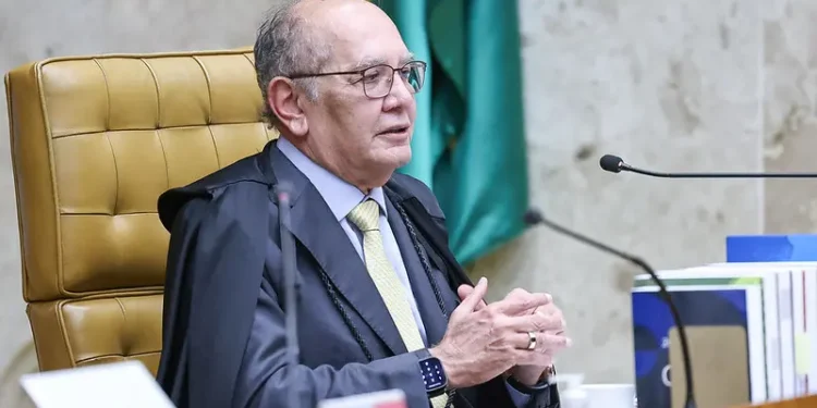 Gilmar Mendes dá 48 horas para SC explicar lei que proíbe cotas raciais em universidades, sob pena de ação no STF