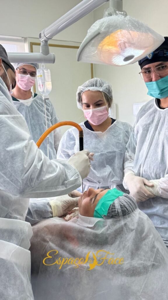 Cirurgia estéca facial com o Dr. Rodrigo Bra da clínica Espaço da Face de São Bernardo do Campo