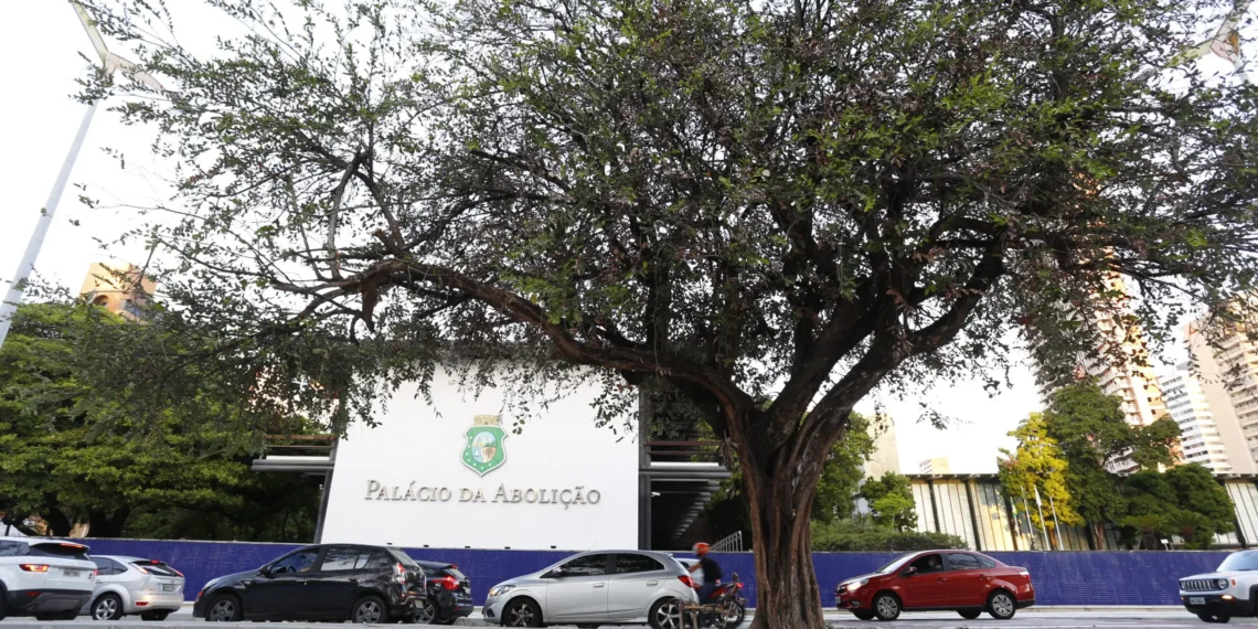 Ciro Gomes no PSDB Sacode o Ceará: PT em Alerta com Pesquisa que Aponta Empate Técnico com Elmano de Freitas