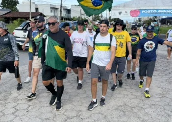 Caminhada pela Anistia: Movimento Pró-Bolsonaro e Críticas ao Governo Lula Percorre o Sul do Brasil