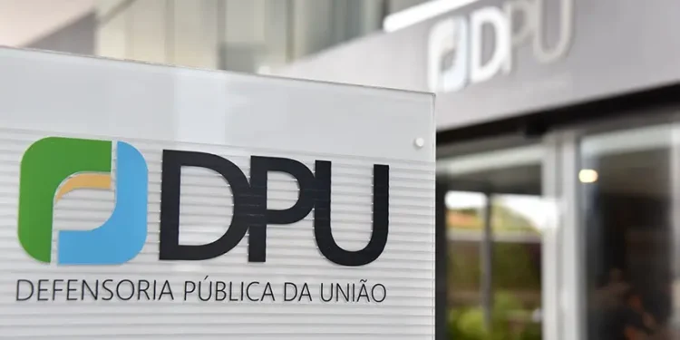 DPU Pede Derrubada de Lei Anti-Cotas em SC: “Dívida Histórica” que Gera Polêmica e Insegurança Jurídica