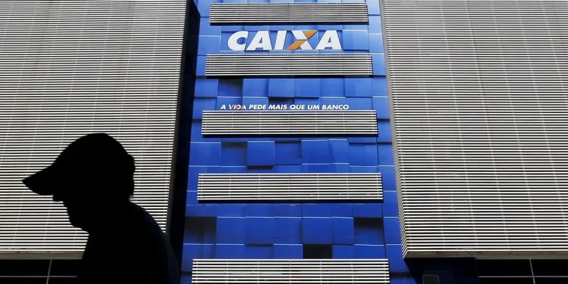 Ex-gerente da Caixa é alvo de operação da PF por desviar R$ 1 milhão em peculato, investigado usava cargo contra idosos
