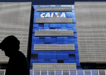 Ex-gerente da Caixa é alvo de operação da PF por desviar R$ 1 milhão em peculato, investigado usava cargo contra idosos