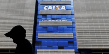 Ex-gerente da Caixa é alvo de operação da PF por desviar R$ 1 milhão em peculato, investigado usava cargo contra idosos