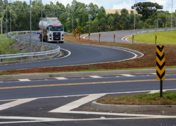 Disputa de Obras Rodoviárias em SC: União e Estado Brigam por Créditos e Financiamento em Meio a Atrasos Federais