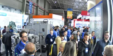 Chapecó na Vanguarda: IA, Bioacústica e Tratores Elétricos Revolucionam o Agronegócio com Inovações Sustentáveis