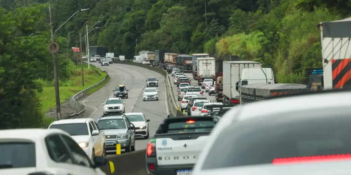 BR-101 SC: Rodovia da Morte Sem Investimentos Federais, Arteris Litoral Sul e Impasse Contratual Geram Alerta