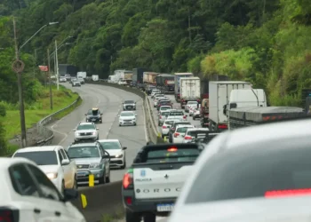 BR-101 SC: Rodovia da Morte Sem Investimentos Federais, Arteris Litoral Sul e Impasse Contratual Geram Alerta
