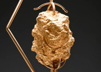 Fragmento da Lua no Brasil: Conheça o pedaço lunar trazido por astronauta e o museu que guarda a rocha