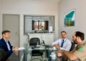Porto de Itajaí Recebe Conselheiro dos EUA: Busca por Ampliação de Operações e Parcerias Estratégicas com o Mercado Norte-Americano