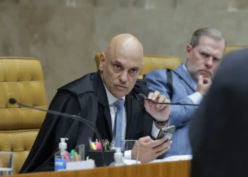 ABI Entra na Disputa da Lei da Dosimetria e Ministro Moraes Suspende Benefícios para Condenados do 8 de Janeiro