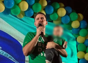 Influenciador Pré-Candidato com Apoio de Flávio Bolsonaro na Mira do STF: Quem é Bismark Fugazza e Quais as Restrições?